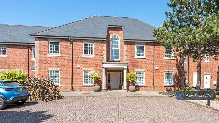 2 Bedroom Flat To Rent In Woldhurst Court, Runcton, Chichester, PO20