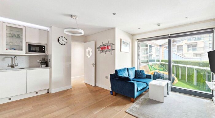 2 Bedroom Flat To Rent In Harrow Road, London, W2
