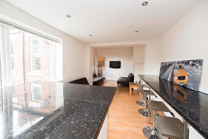 6 Bedroom Maisonette To Rent In Glenthorn Road, Jesmond, Newcastle Upon Tyne, NE2