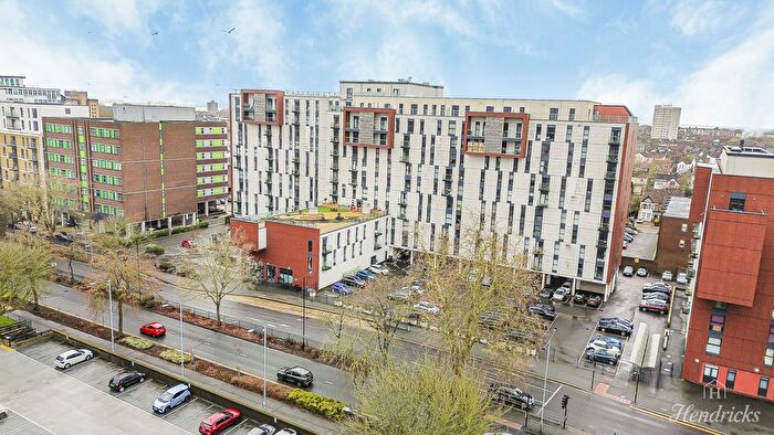 1 Bedroom Flat For Sale In Victoria Avenue, Southend-On-Sea, SS2