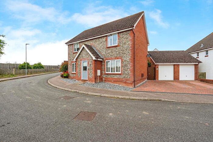 4 Bedroom Detached House For Sale In Alan Avenue, Norwich, NR15