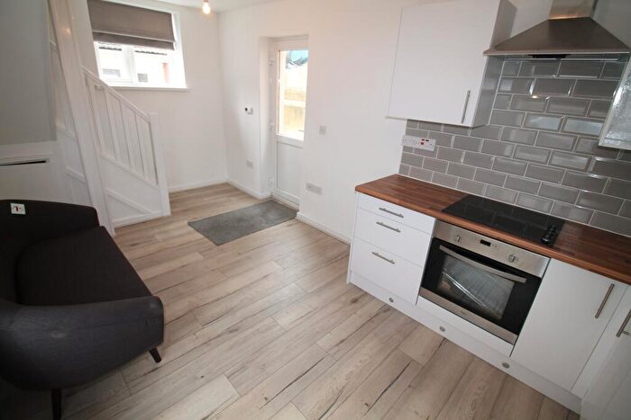 1 Bedroom Apartment To Rent In Crwys Road, Cathays, Cardiff, CF24