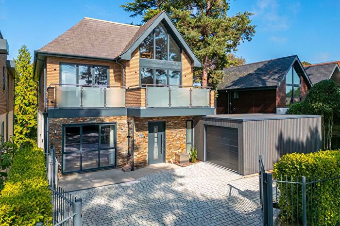 5 Bedroom Detached House For Sale In No Forward Chain - Clifton Road, Lower Parkstone, Poole, BH14