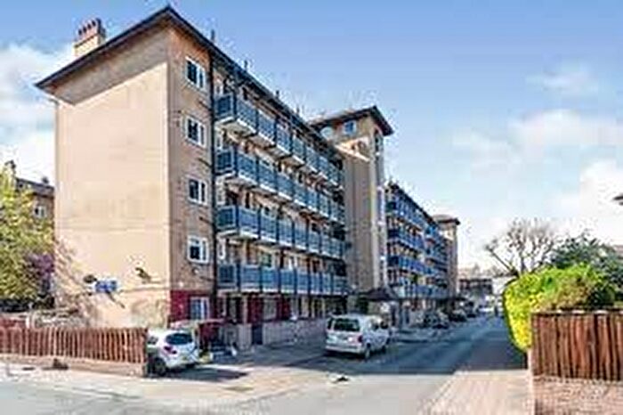 2 Bedroom Flat To Rent In Sceptre House, Malcolm Road, London, E1