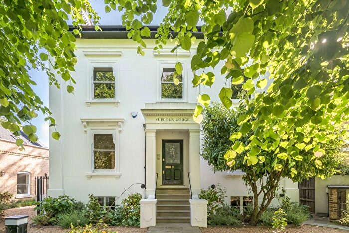 Detached House To Rent In Park Hill, Clapham, SW4
