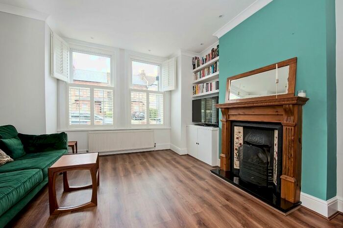 2 Bedroom Apartment To Rent In Elsinore Road, London, SE23