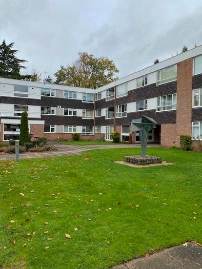 2 Bedroom Flat To Rent In Keresley Close, Solihull, B91