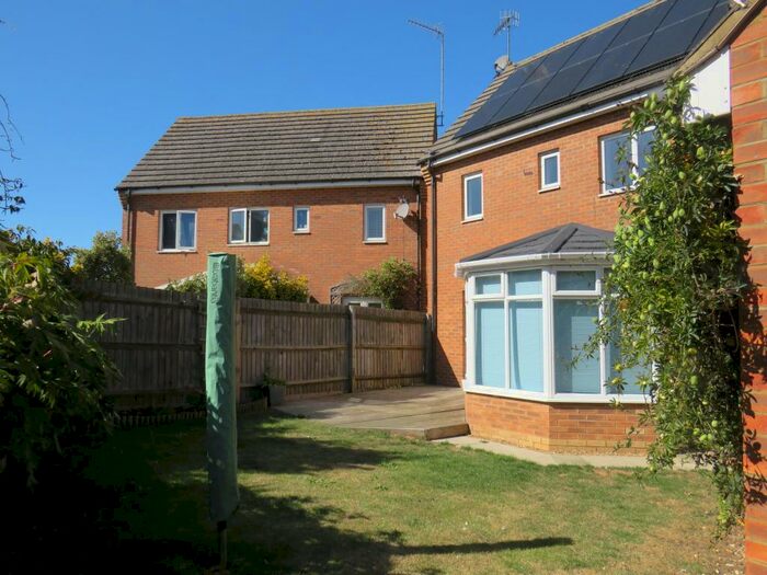 5 Bedroom Detached House To Rent In Walker Grove, Hatfield, AL10