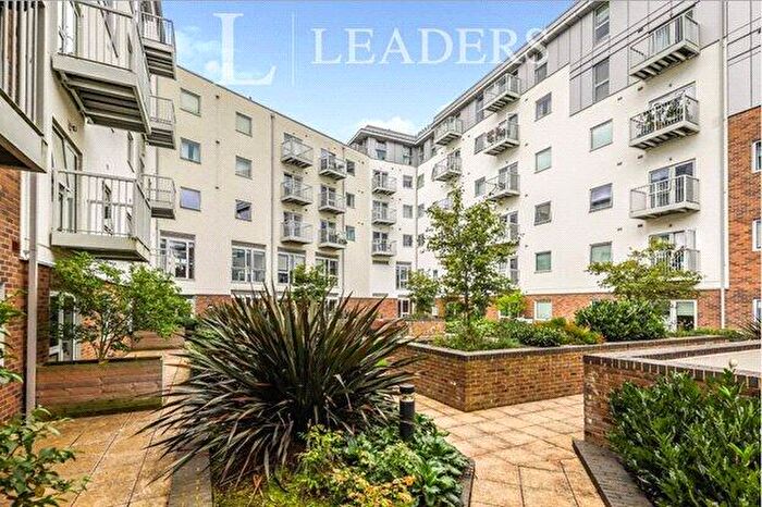 1 Bedroom Flat To Rent In Austen House, Station View, GU1