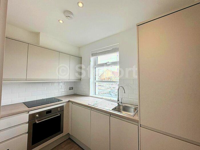2 Bedroom Flat To Rent In Leytonstone Road, London, E15