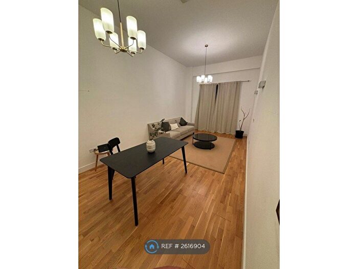 1 Bedroom Flat To Rent In Crownage Court, Sunbury-On-Thames, TW16