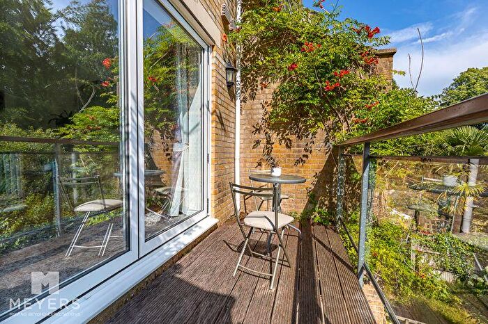 Studio To Rent In Bourne Banks, Branksome Wood Road, Bournemouth, BH4