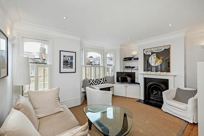 3 Bedroom Flat To Rent In Campana Road, London, SW6