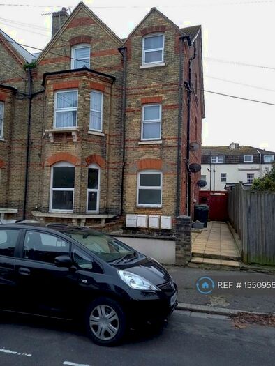 2 Bedroom Flat To Rent In Connaught Road, Folkestone, CT20
