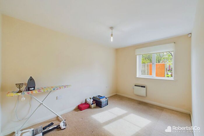 2 Bedroom Flat For Sale In Mayfield Close, Penwortham, PR1
