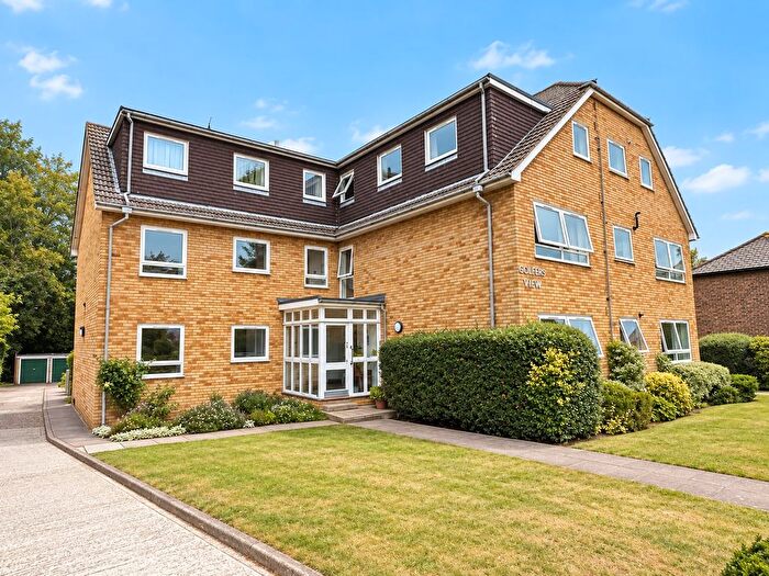 2 Bedroom Flat To Rent In Golfers View, Finchley Park, N12