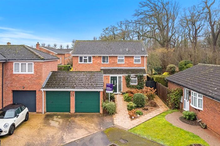 4 Bedroom Detached House For Sale In Pevensey Grove, Flitwick, MK45