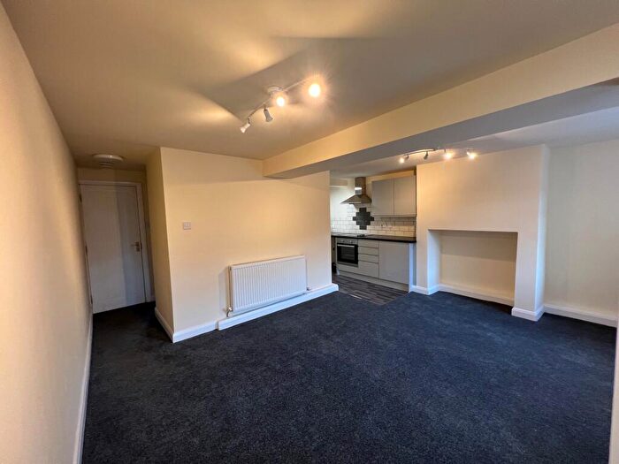 1 Bedroom Apartment To Rent In School Street, Halifax, HX1