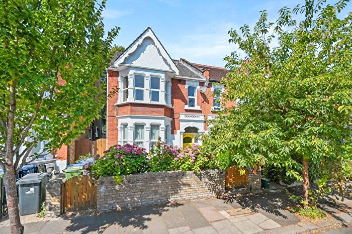 4 Bedroom Flat For Sale In Third Avenue, Acton, W3