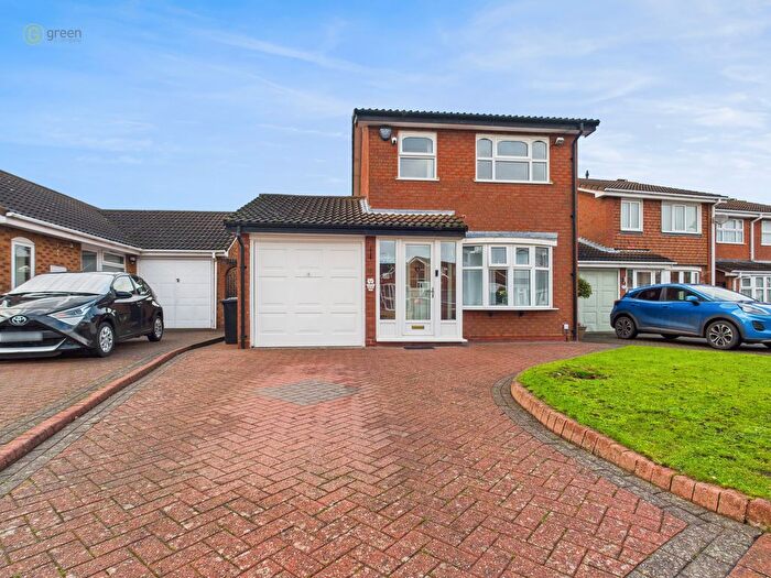 3 Bedroom Detached House For Sale In Whittleford Grove, Castle Bromwich, B36