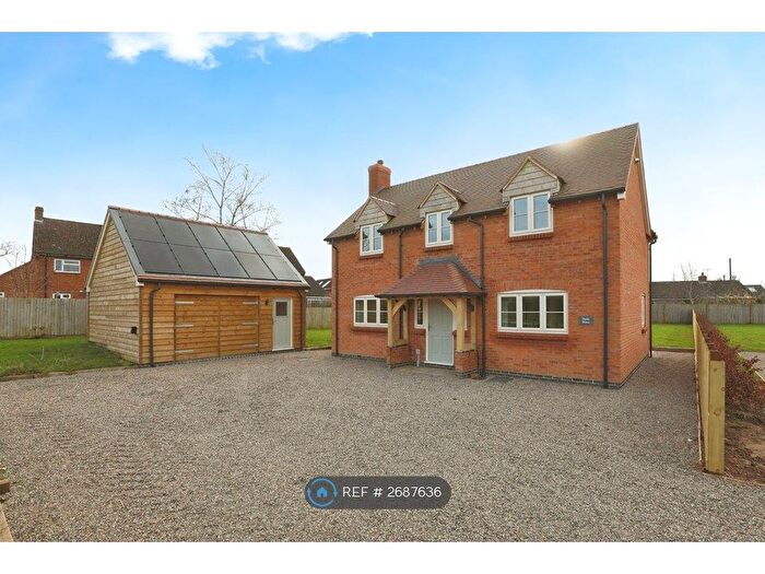 3 Bedroom Detached House To Rent In Copperfield, Upton-Upon-Severn, Worcester, WR8