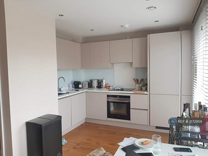2 Bedroom Flat To Rent In Holloway Road, London, N19