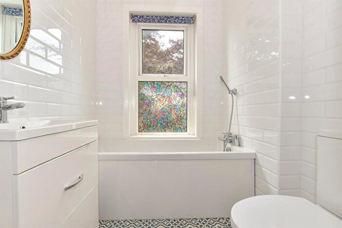 4 Bedroom Detached House For Sale In Spindlers Road, Ventnor, Isle Of Wight, PO38