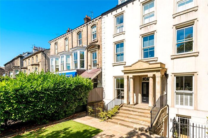 3 Bedroom Apartment For Sale In Flat, York Place, Harrogate, North Yorkshire, HG1