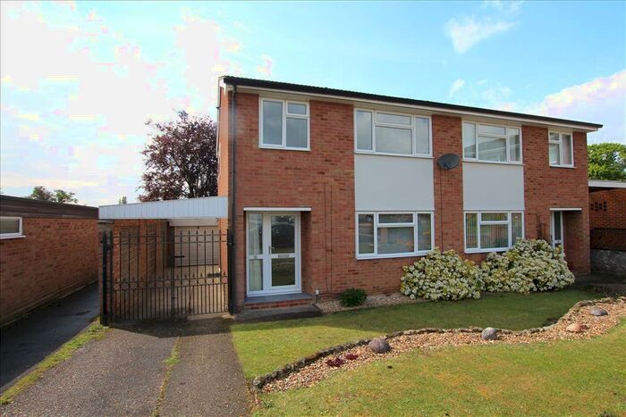 3 Bedroom Semi-Detached House To Rent In Woolfield, Sandy, SG19