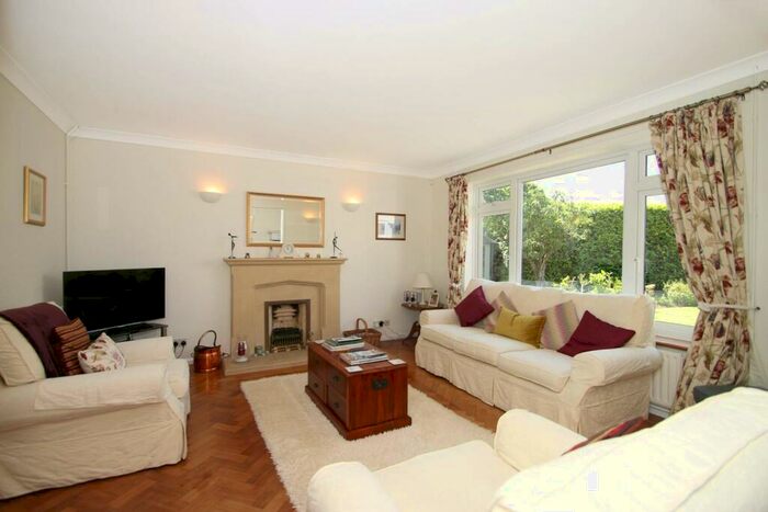 3 Bedroom Bungalow To Rent In Ashcroft, Shalford, Guildford, GU4