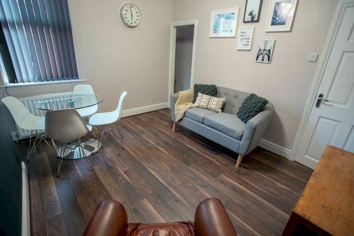 4 Bedroom Terraced House To Rent In Romer Road, L6