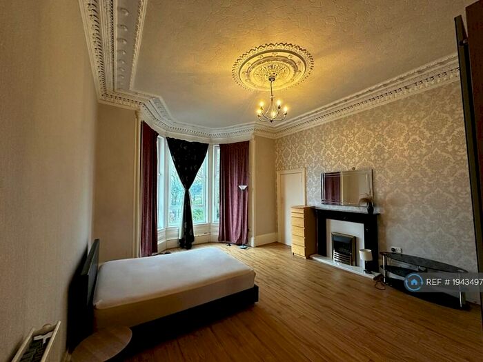 3 Bedroom Flat To Rent In Clifford Street, Glasgow, G51