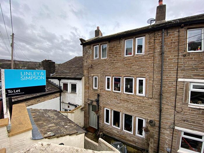 2 Bedroom Semi-Detached House To Rent In Greenfield Road, Holmfirth, West Yorkshire, Uk, HD9