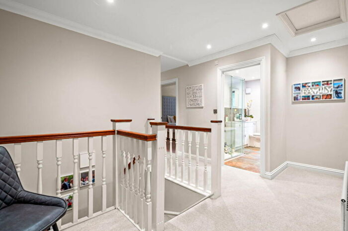 5 Bedroom Detached House For Sale In Lincolns Mead, Lingfield, RH7