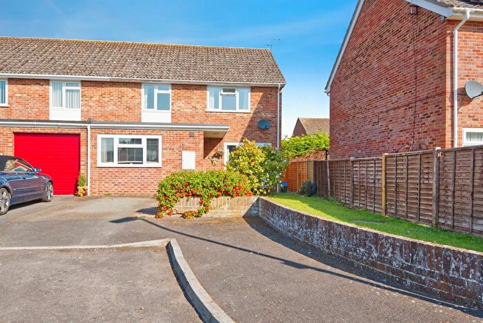 3 Bedroom Semi-Detached House For Sale In Dovetons Close, Williton, Taunton, TA4