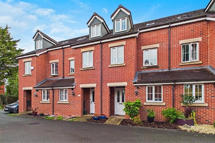 3 Bedroom Town House For Sale In The Limes, Uttoxeter, ST14