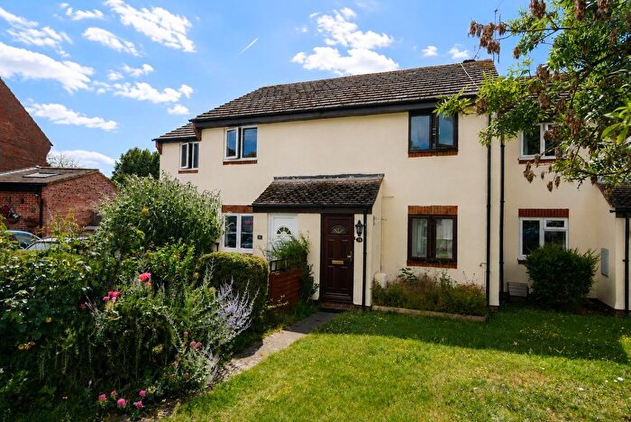 2 Bedroom Terraced House For Sale In Ash Close, Watlington, OX49