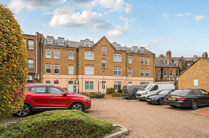 2 Bedroom Apartment For Sale In Buttery Mews, Arnos Grove, N14