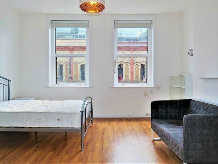 Studio To Rent In Fashion Street, London, E1