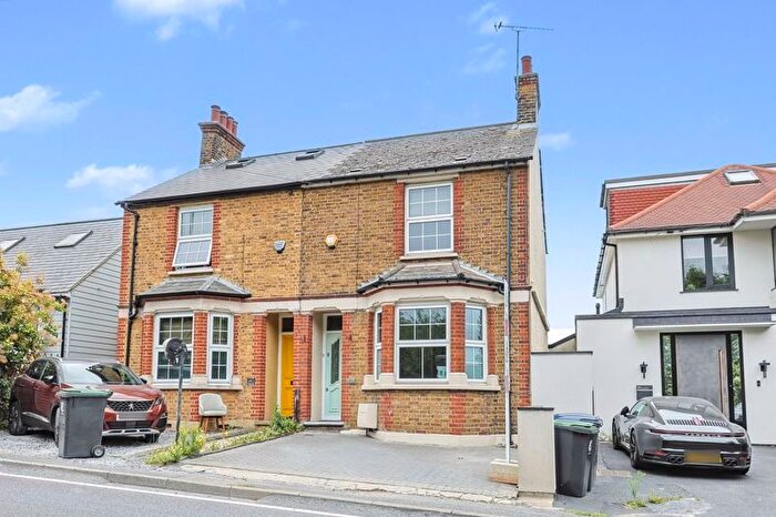 3 Bedroom Semi-Detached House For Sale In Elm Cottages, Waltham Abbey, EN9