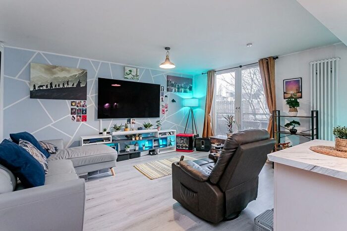 2 Bedroom Flat For Sale In East Pilton Farm Wynd, Edinburgh, EH5