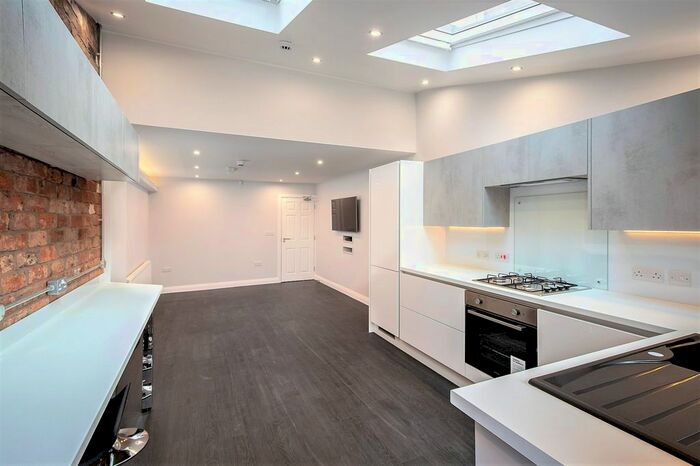 5 Bedroom Terraced House To Rent In Spa Road, Preston, Lancashire, PR1