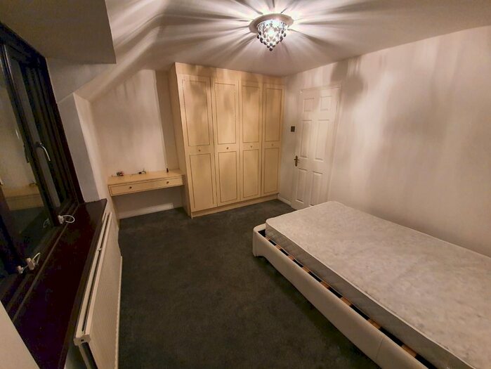 2 Bedroom Flat To Rent In Beecholm Mews., Waltham Cross., EN8