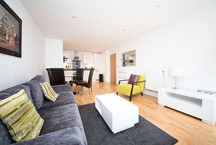 1 Bedroom Flat To Rent In Dowells Street, Greenwich, SE10