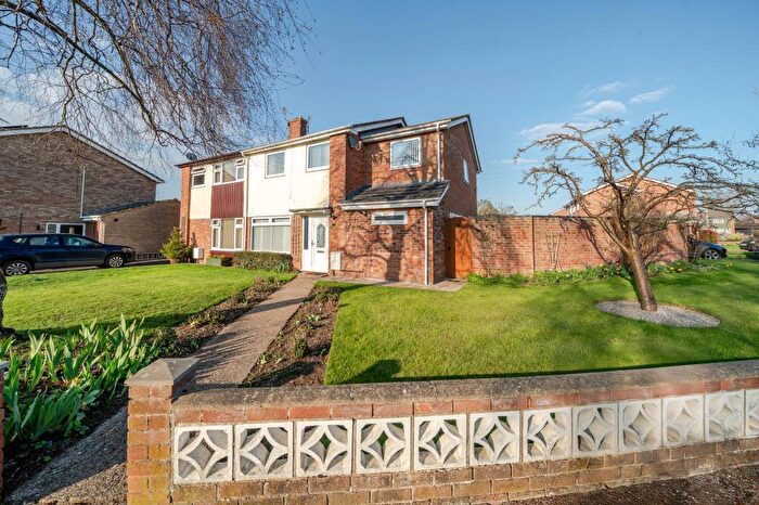 4 Bedroom Semi-Detached House For Sale In Benson, Wallingford, OX10