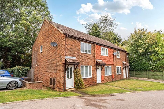 2 Bedroom End Of Terrace House For Sale In Banbury, Oxfordshire, OX16