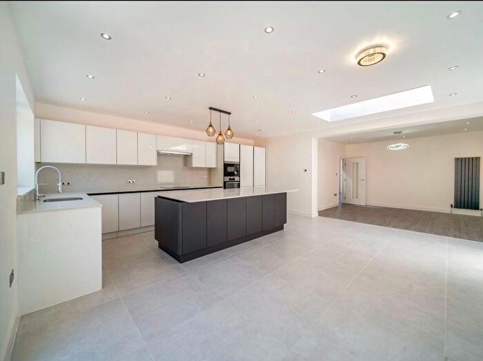 5 Bedroom Semi-Detached House To Rent In Monks Park, Wembley, HA9