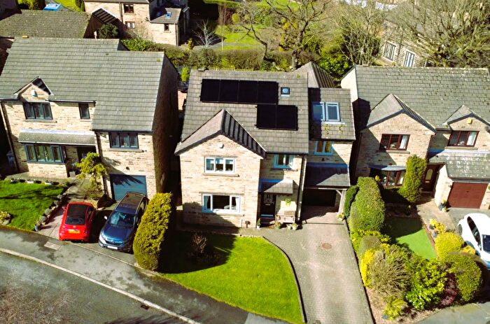 5 Bedroom Detached House For Sale In Hall Farm Grove, Hoylandswaine, S36