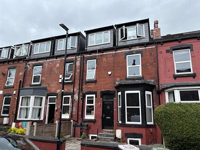 4 Bedroom Terraced House For Sale In Royal Park Terrace, Hyde Park, LS6
