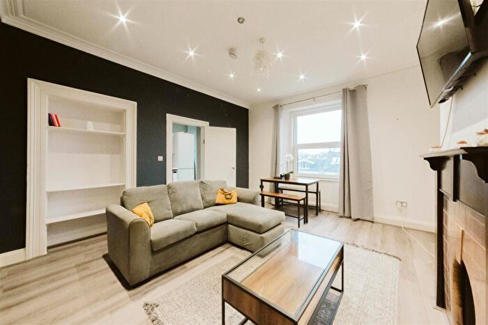 2 Bedroom Apartment For Sale In Cotham Road | Cotham, BS6